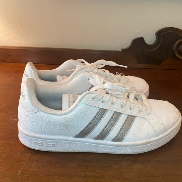 Adidas - Picture 6 of 8